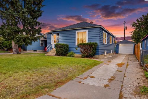 607 S Tieton Ave, Wapato, WA, 98951 | Card Image