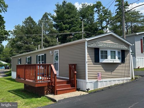 3 Ploskina Ln, Glenmoore, PA, 19343-1128 | Card Image