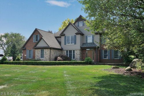 111 Amy Lynn Ct, Metamora, MI, 48455-9246 | Card Image