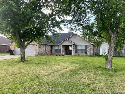 23 Dove Ln, Vilonia, AR, 72173-8038 | Card Image