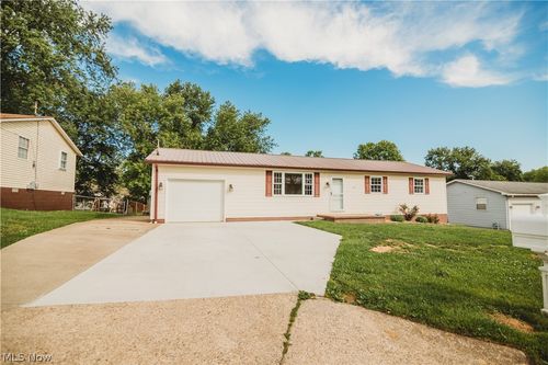 239 Locust Dr, Mineral Wells, WV, 26150-6744 | Card Image