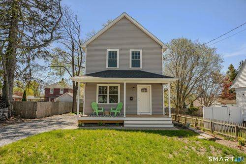 12 Sander St, New London, CT, 06320-3320 | Card Image