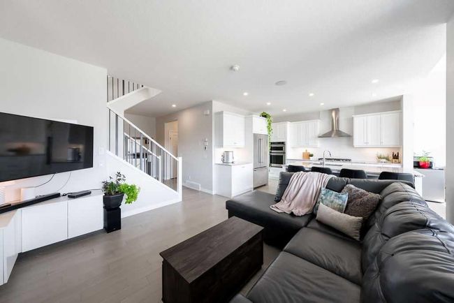 7 Sundown Cres, House other with 4 bedrooms, 4 bathrooms and 4 parking in Cochrane AB | Image 18