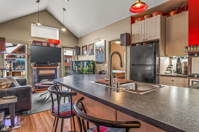 307 - 176 Kananaskis Way, Condo with 2 bedrooms, 1 bathrooms and 2 parking in Canmore AB | Image 11