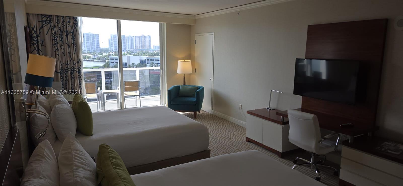 Residential in Sunny Isles Beach 3