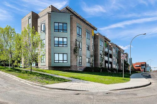 107-611 Edmonton Trail Ne, Calgary, AB, T2E3J3 | Card Image