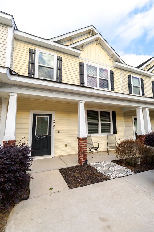 9227 Southern Oak Ln, Ladson, SC, 29456-5531 | Card Image