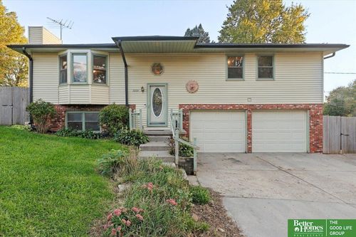 5053 S St, Omaha, NE, 68117-2432 | Card Image