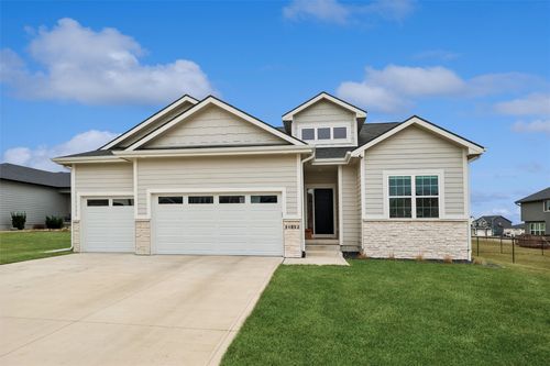14812 Goldenrod Cir, Urbandale, IA, 50323-2740 | Card Image