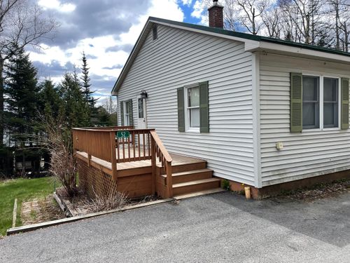 52 Cross St, Rangeley, ME, 04970-3034 | Card Image