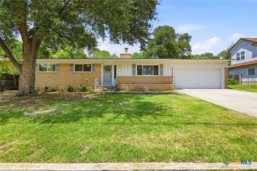 633 Lockener Ave, New Braunfels, TX, 78130-5337 | Card Image
