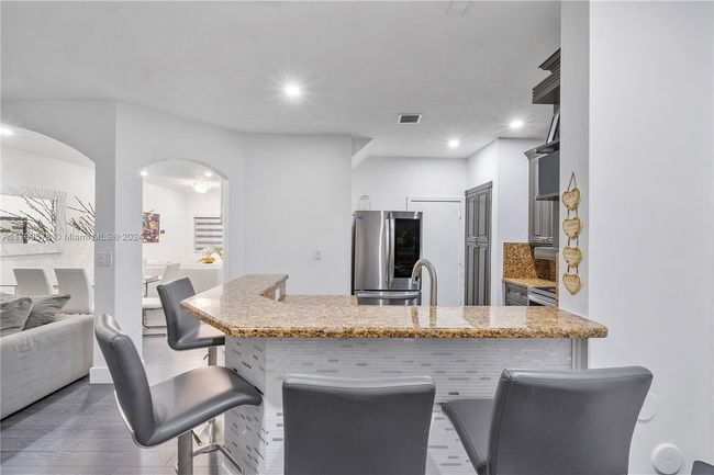 10307 Sw 20 Th St, Townhouse with 3 bedrooms, 3 bathrooms and null parking in Miramar FL | Image 6