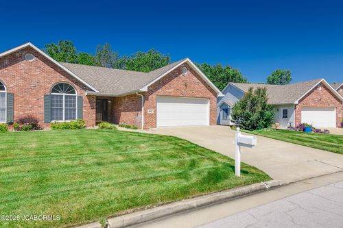 812 Strasburg Ct, Jefferson City, MO, 65109-6889 | Card Image