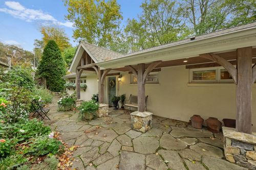 256 Mill Rd, New Canaan, CT, 06840-4312 | Card Image