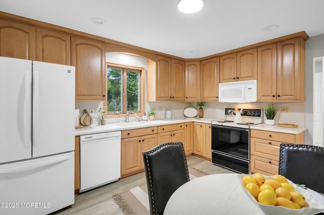 21 Schelly Dr, House other with 4 bedrooms, 3 bathrooms and null parking in Middletown NJ | Image 12