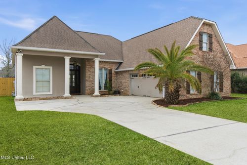 2305 Sunkist Country Club Rd, Biloxi, MS, 39532-3114 | Card Image