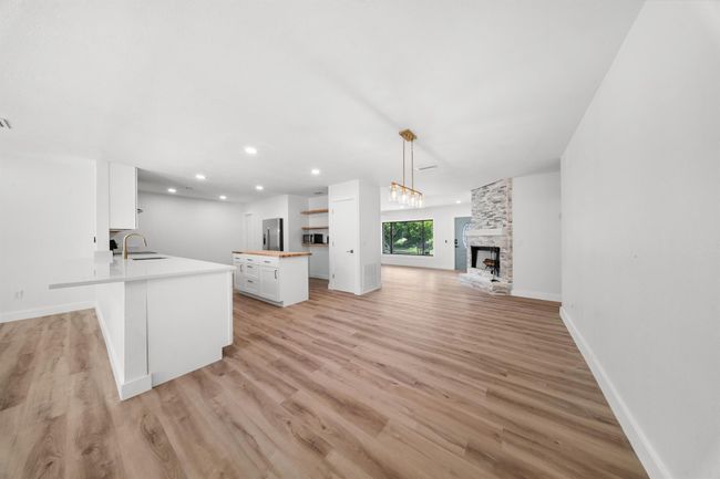 948 Canal Cir, House other with 3 bedrooms, 2 bathrooms and null parking in Sebastian FL | Image 8