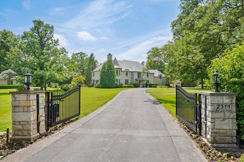 2311 Burr Oak Rd, Northfield, IL, 60093-2701 | Card Image