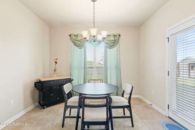 Dining | Image 11