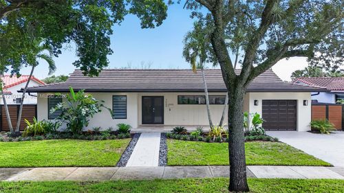 7020 Bamboo St, Miami Lakes, FL, 33014-2945 | Card Image