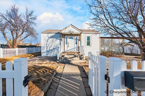 2532 E 9th St, Cheyenne, WY, 82001-5453 | Card Image