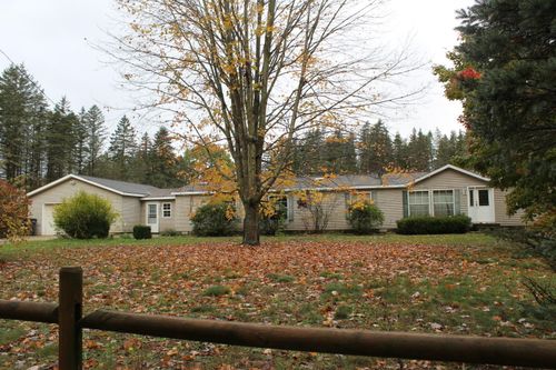 2236 35th St, Allegan, MI, 49010-9265 | Card Image