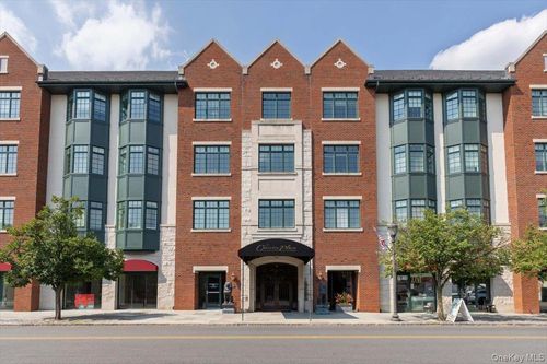 402e-1 Christie Pl, Scarsdale, NY, 10583-8308 | Card Image