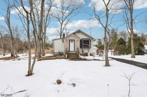 19 Honeyman Pl, Berkeley Heights, NJ, 07922-1313 | Card Image