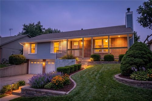 449 Hithergreen Dr, Lansing, KS, 66043-1707 | Card Image