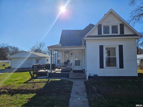 211 W Mulberry St, San Jose, IL, 62682-6172 | Card Image