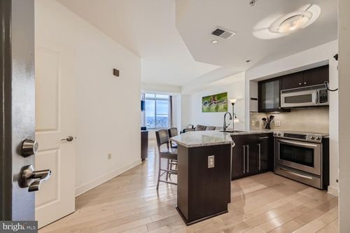 2107-675 President St, BALTIMORE, MD, 21202-4590 | Card Image