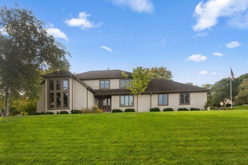 525 Sycamore Cir, Plymouth, MN, 55441-5622 | Card Image