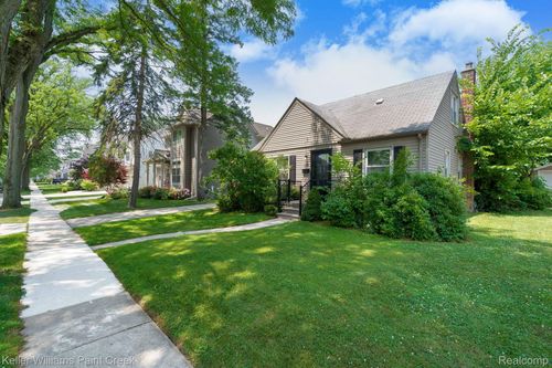 1745 Webster St, Birmingham, MI, 48009-7812 | Card Image