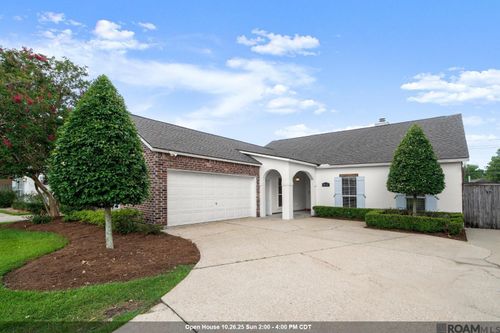 18532 Garden Oaks Dr, Baton Rouge, LA, 70817-7556 | Card Image