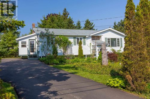 19 Marjorie Cres, Stratford, PE, C1B1X3 | Card Image