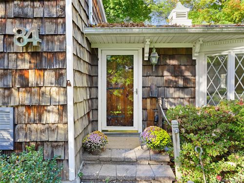 84 Joyce Rd, Hartsdale, NY, 10530-2910 | Card Image