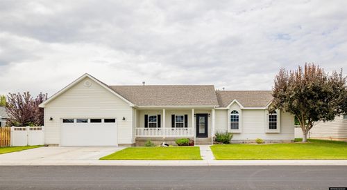 642 Cedarwood Dr, Powell, WY, 82435-1743 | Card Image