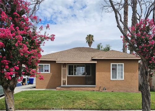 636 W Olive St, San Bernardino, CA, 92410-2840 | Card Image