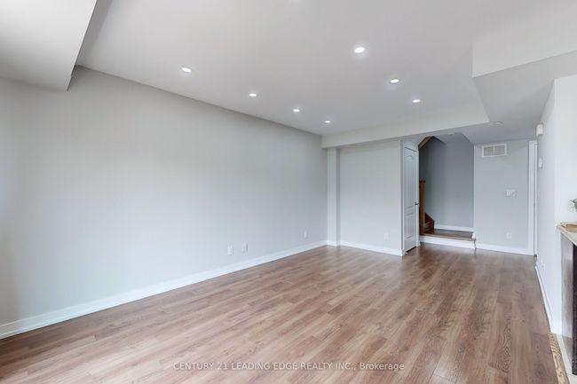 107 - 2 Dunsheath Way, Condo with 2 bedrooms, 2 bathrooms and 1 parking in Markham ON | Image 10