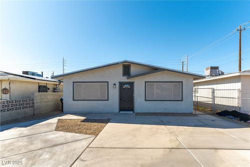 887 W Carey Ave, North Las Vegas, NV, 89030-3725 | Card Image