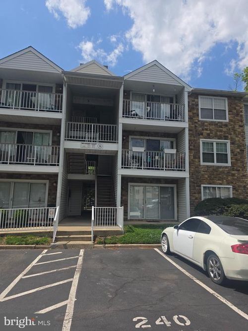 6 Mulberry Ct, Hamilton, NJ, 08619-4613 | Card Image