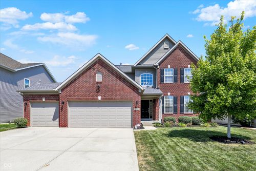 6216 Eagle Lake Dr, Zionsville, IN, 46077-8018 | Card Image
