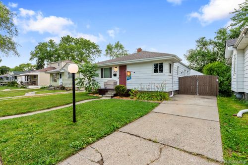 24528 Schroeder Ave, Eastpointe, MI, 48021-1341 | Card Image