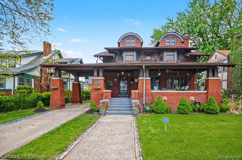 33 Moss St, Highland Park, MI, 48203-3750 | Card Image