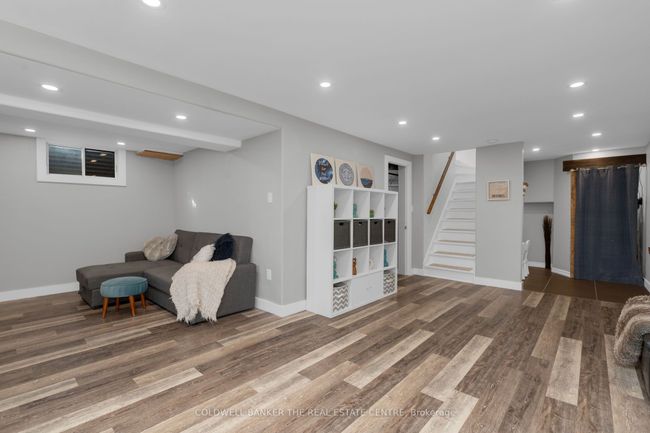 203 Camilla Cres, House other with 5 bedrooms, 2 bathrooms and 5 parking in Thornton ON | Image 28