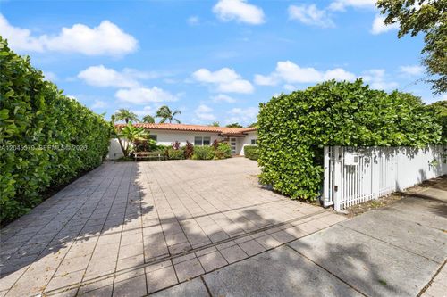 12944 Banyan Road, North Miami, FL, 33181 | Card Image