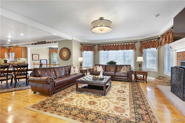 Foyer view of the dining room. | Image 11