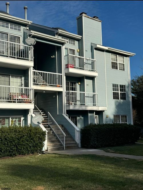 275 Heather Croft, Egg Harbor Township, NJ, 08234-4635 | Card Image