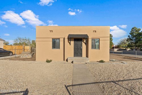 697 S Melendres Street, Las Cruces, NM, 88005 | Card Image