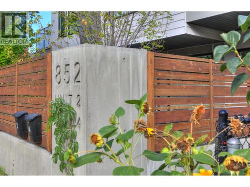 2-852 Stockwell Ave, Kelowna, BC, V1Y6V9 | Card Image